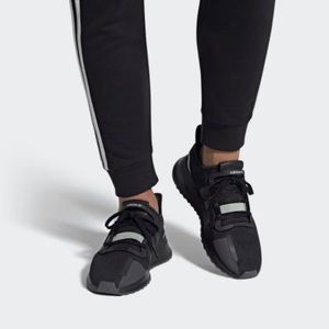 ⭐️Adidas U Path Running Sneakers⭐️